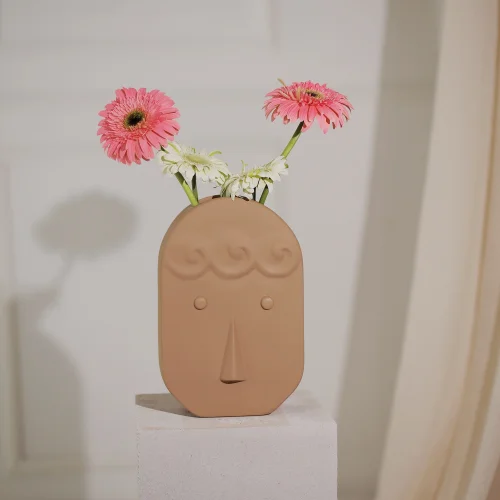 Halil Onat - Carton Face Vase