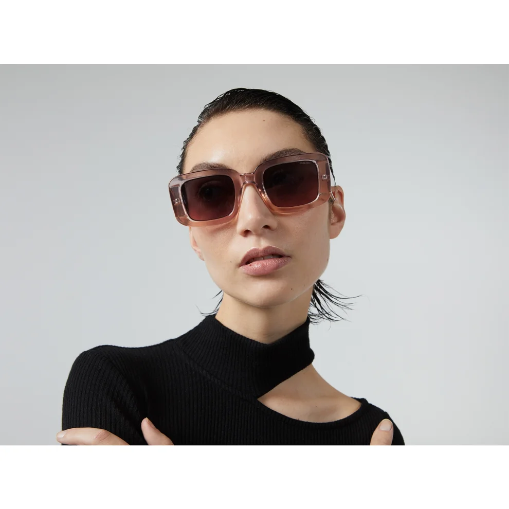 Komono - Avery Blush Unisex Sunglasses