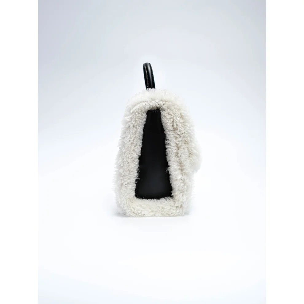 Bloomsbury İstanbul - Cloudy Shearling Bag