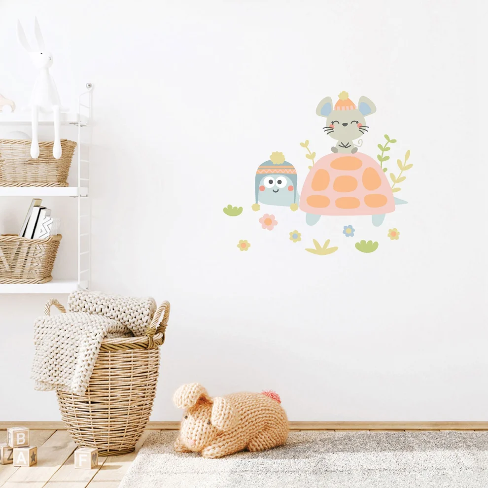 Jüppo - Mouse And Pink Tortoise Wall Sticker