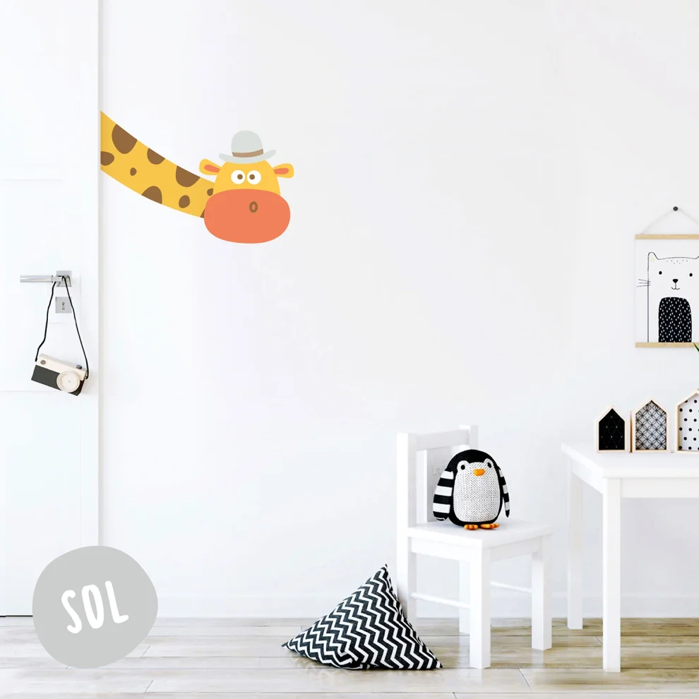 Jüppo - Giraffe Out Of The Blue Wall Sticker