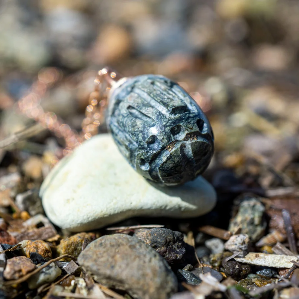 İndafelhayat - Acorn Figured Serpentine Necklace