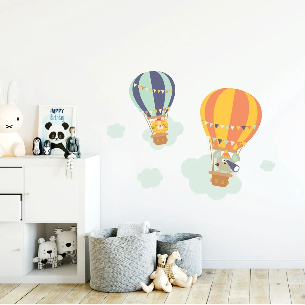 Jüppo - Fantastic Ride On A Hot Air Balloon Wall Sticker