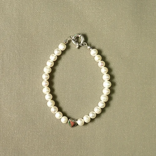 TwoGrazia - Water Pearl Heart Detailed Silver Pearl Bracelet