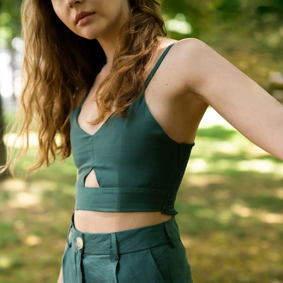 3x2 - Thin Strap Crop Top