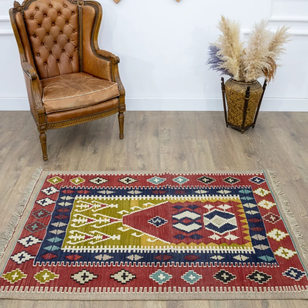 Soho Antiq - Pecenek İlkel Desenli El Dokuma Yün Kilim 106x154cm