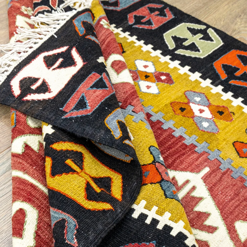 Soho Antiq - Yeli Ethnic Pattern Hand-woven Wool Rug
