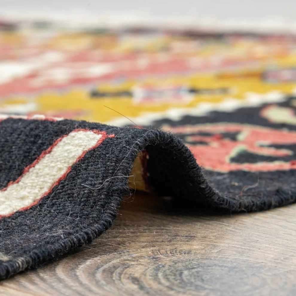 Soho Antiq - Yeli Ethnic Pattern Hand-woven Wool Rug