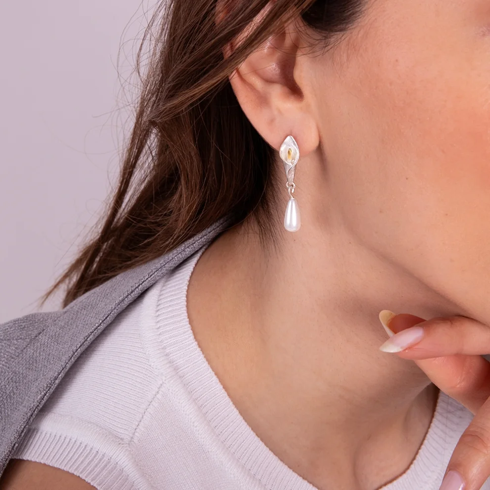 Ezra Baghaki Jewellery - Pearl With White Calla Earrings