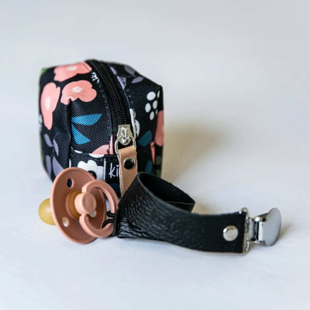 Kidful - Charcoal - Pacifier Clip