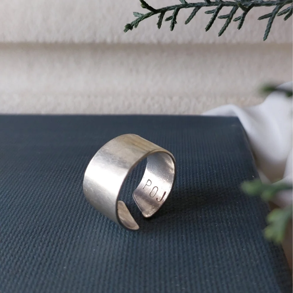 POJWoman by Pelin Özerson - In Between Silver Band Ring