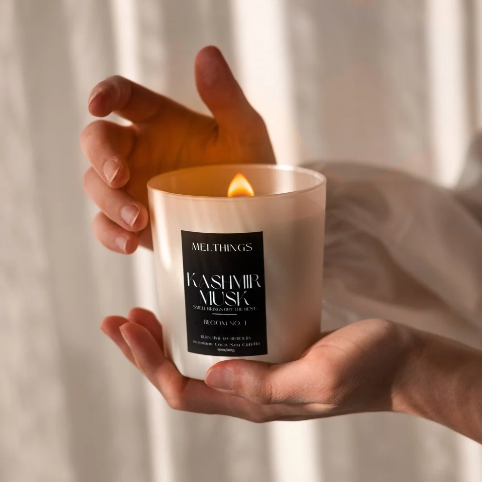 Melthings Candle Co - Kashmir Musk | Musk+ Amber+ Vetiver