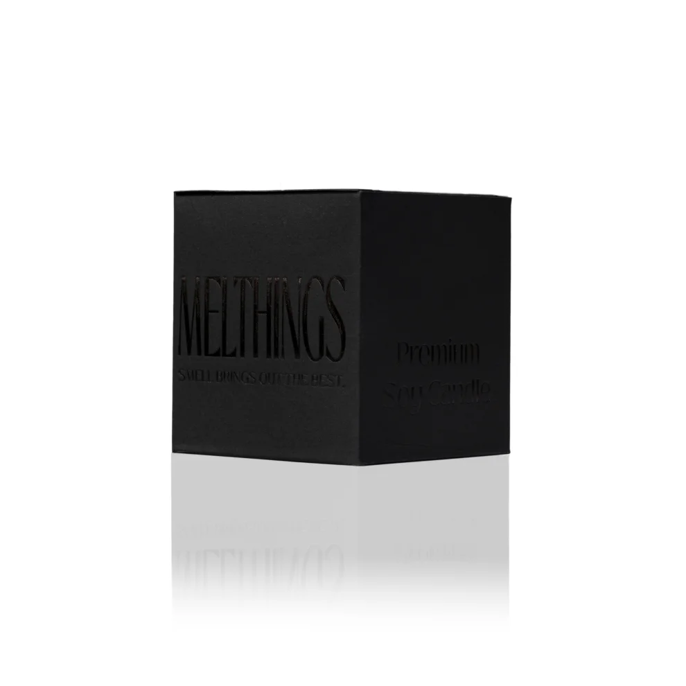 Melthings Candle Co - Vanilla Oud Candle