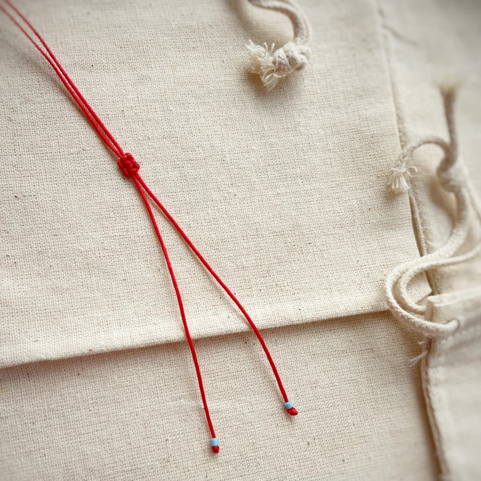 The Pheia - Clover String Necklace