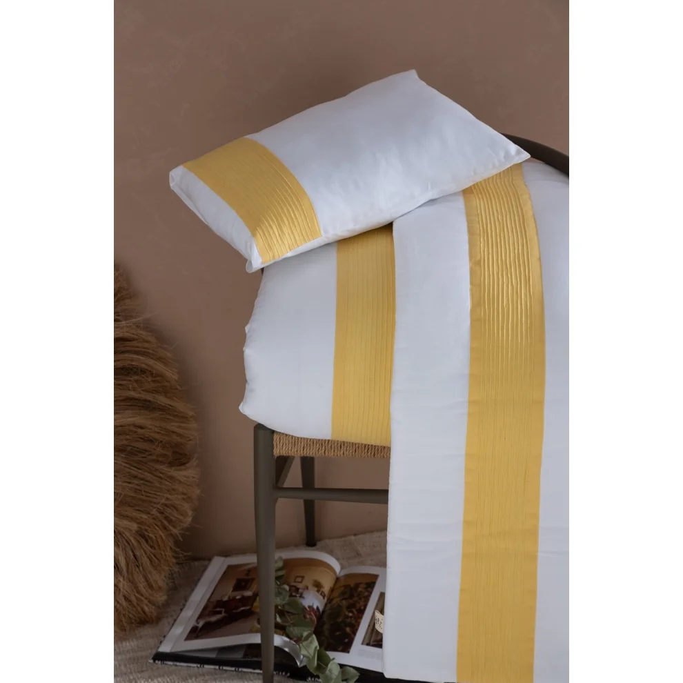 2 Stories - Striped Bedding Set