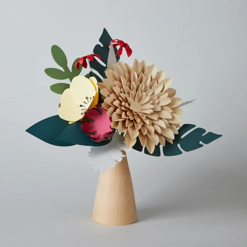 A Ne Hoş - Isla Bouquet With Wooden Vase