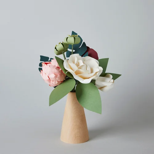 A Ne Hoş - Delicate Bouquet With Wooden Vase