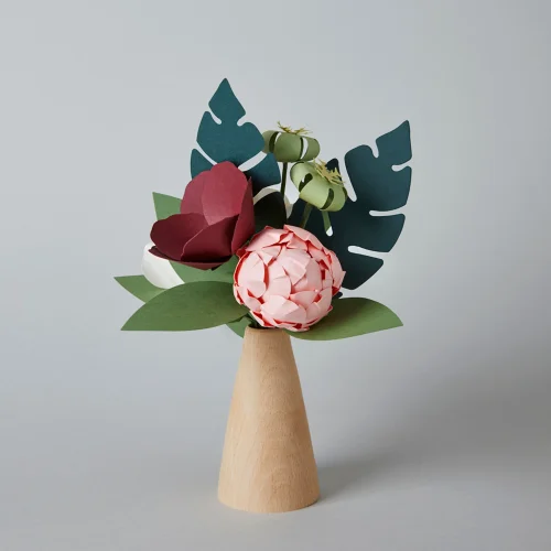 A Ne Hoş - Delicate Bouquet With Wooden Vase