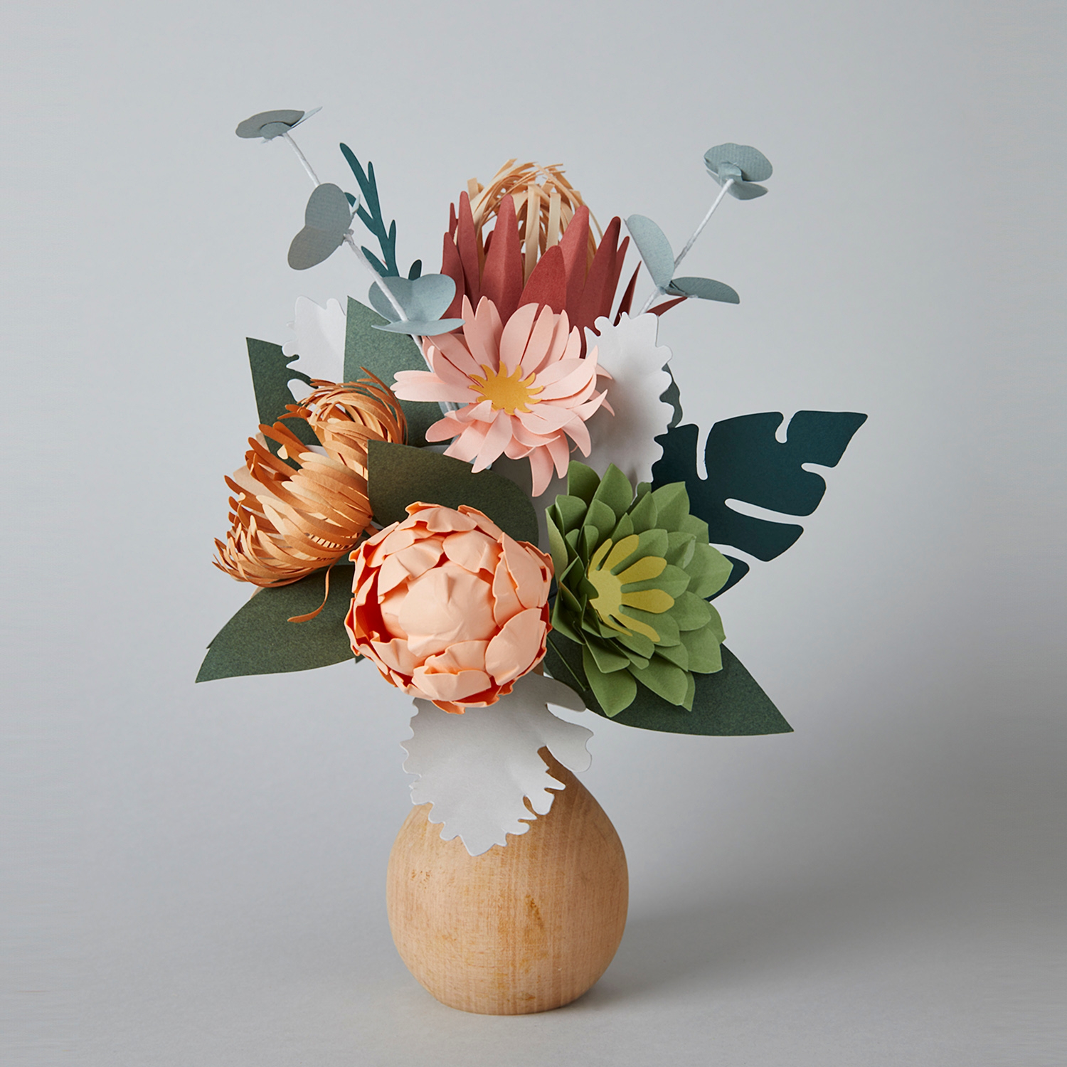 Smile Bouquet With Wooden Vase