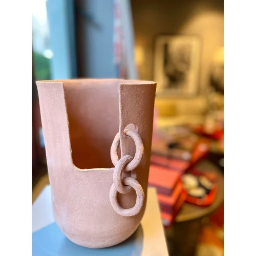 Meru İstanbul - Unchained - Decorative Vase/ Object