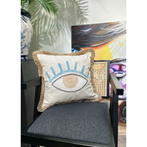 The Mia - Amulet Cushion - V