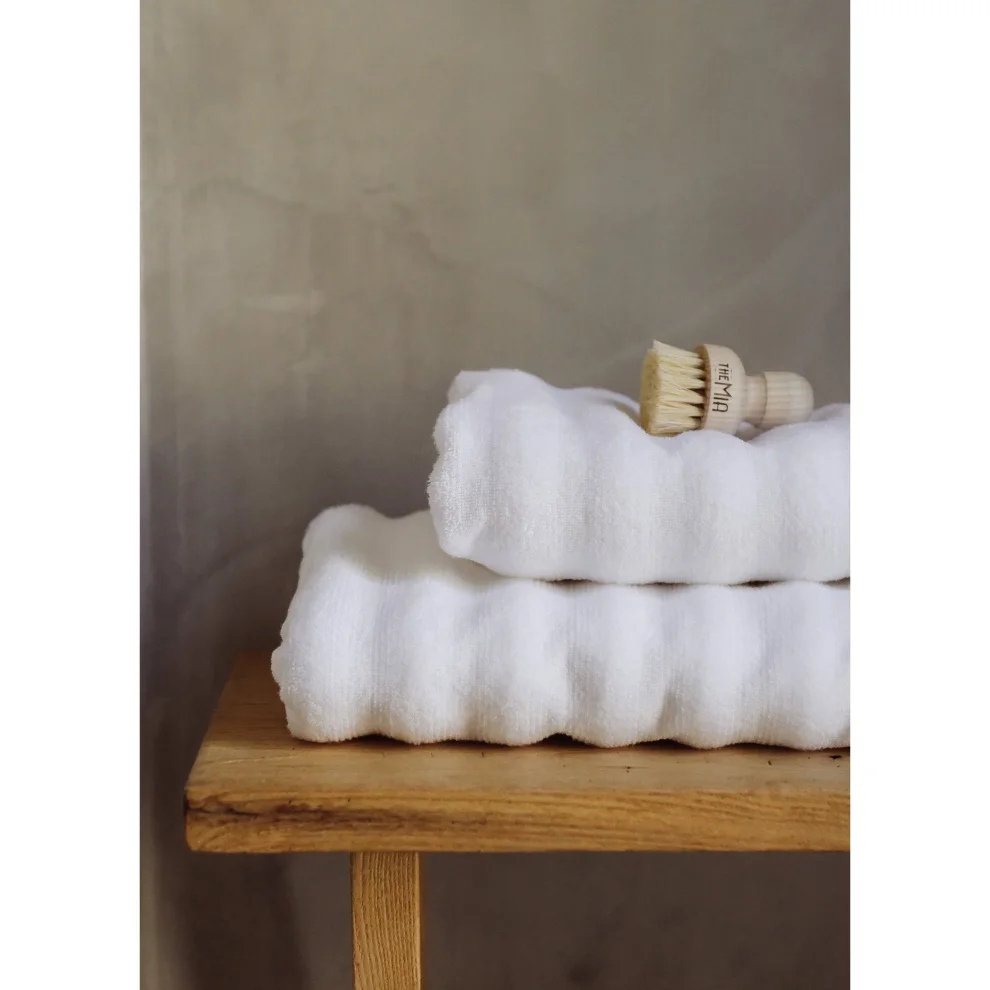 The Mia - Fine Cotton Bath Towel
