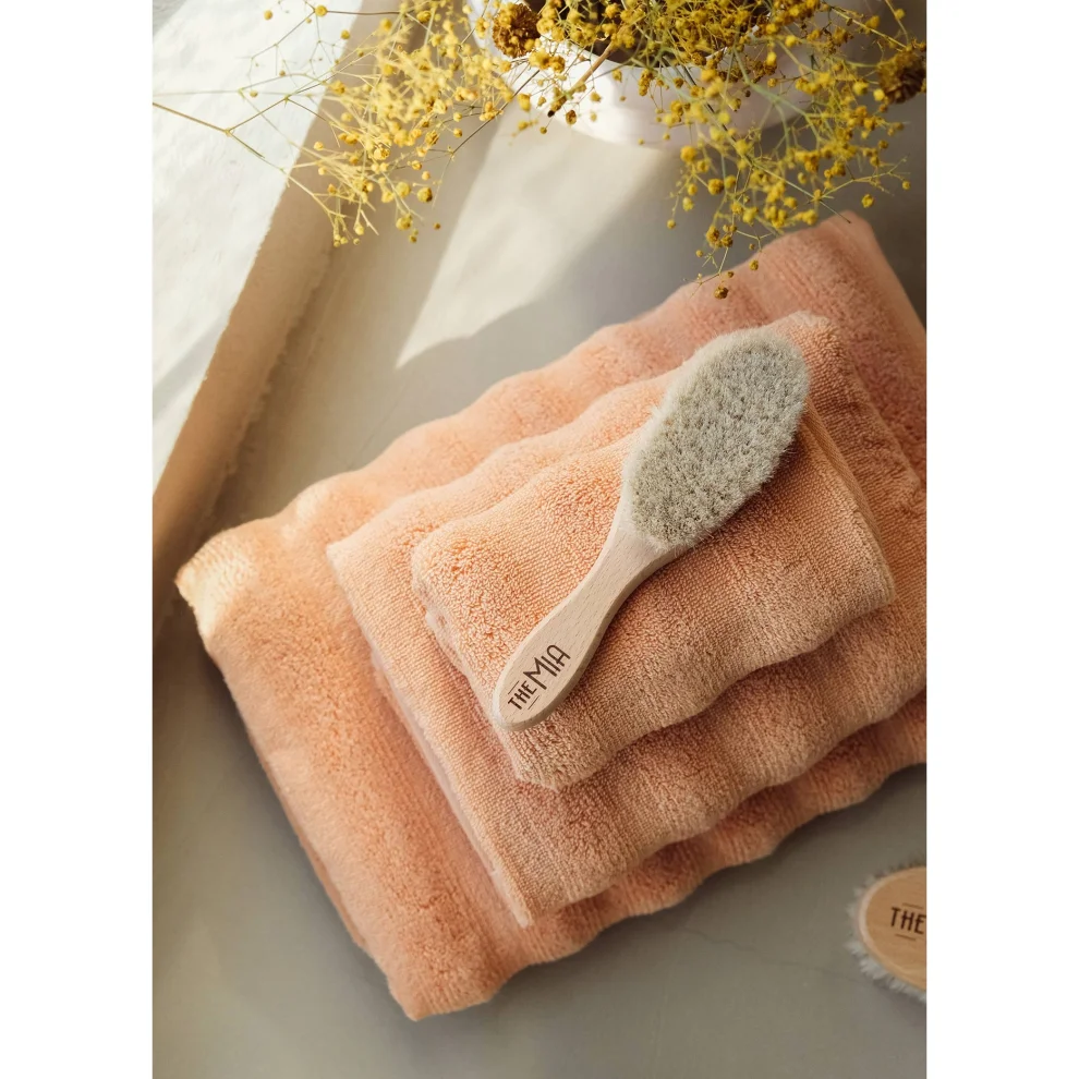 The Mia - Fine Cotton Bath Towel