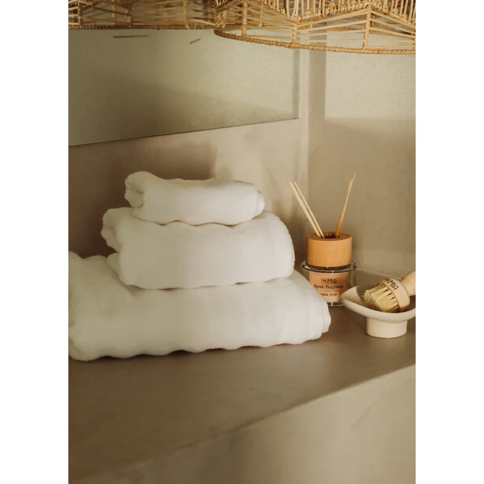 The Mia - Fine Cotton Bath Towel