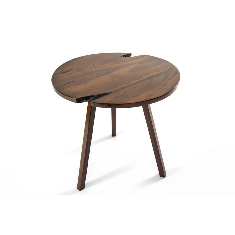 Baraka Concept - Galliba Round Three -legged Table