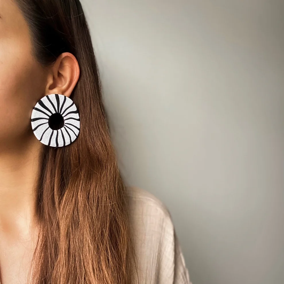 Lei - Hypnose Earring