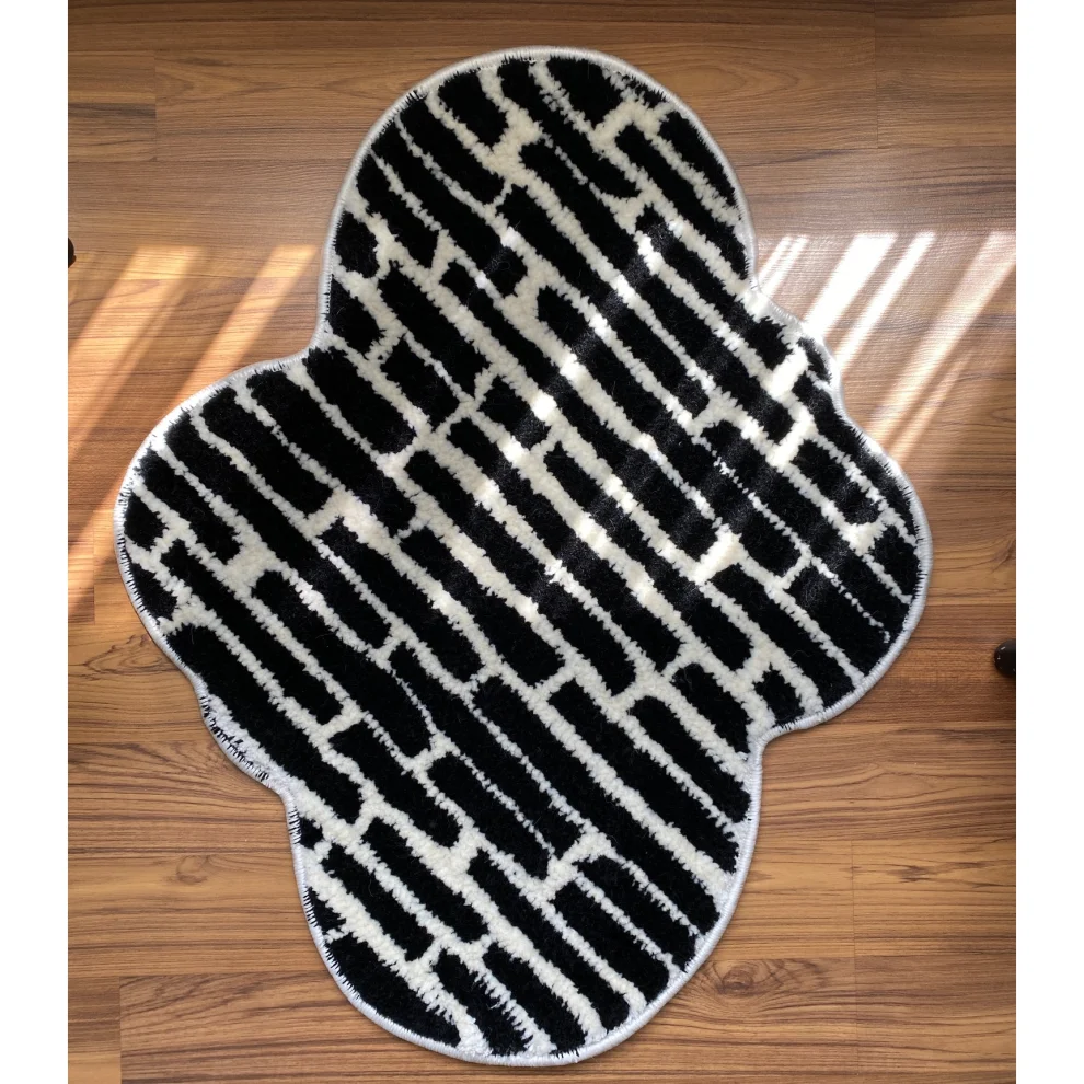 Fille a Fille Design Studio - Strip Rug