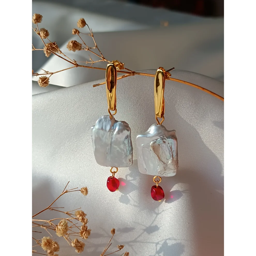 Kadriye Camcı - Elegance Pomegranate- Pearl Earrings