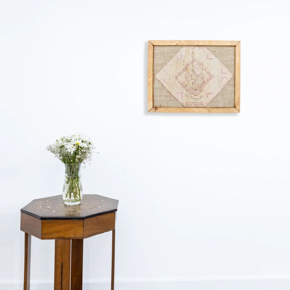 Soho Antiq - Wall Ornament Made Of Hand Woven Carpet