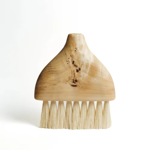 B8 Studio - Wooden Brush