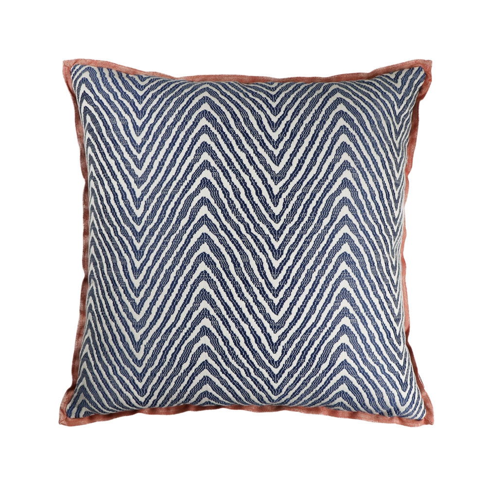 Zigzag Patterned Decorative Pillow