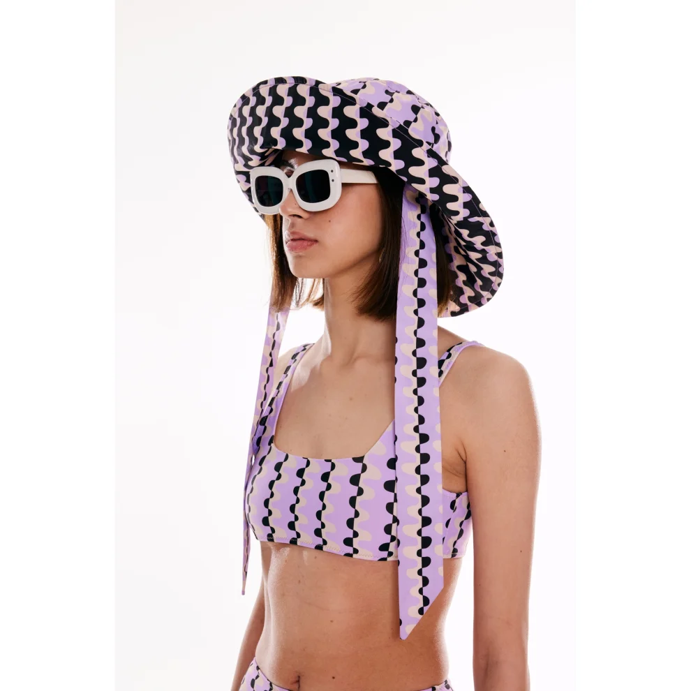 WAYT - Sonic Adventure Sound Waves Print Reversible Bucket Hat