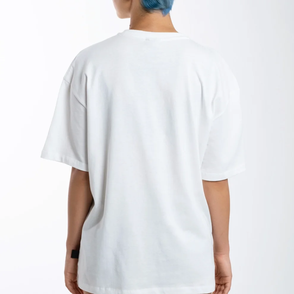 Curvo Cremisi - Oversized Embroidered Tshirt