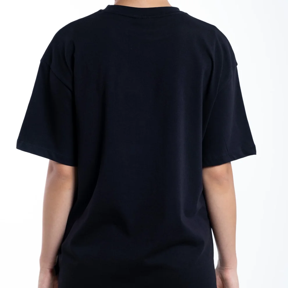 Curvo Cremisi - Oversized Embroidered Tshirt