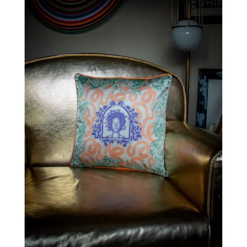 Gorgo Iruka - Decorative Cushion