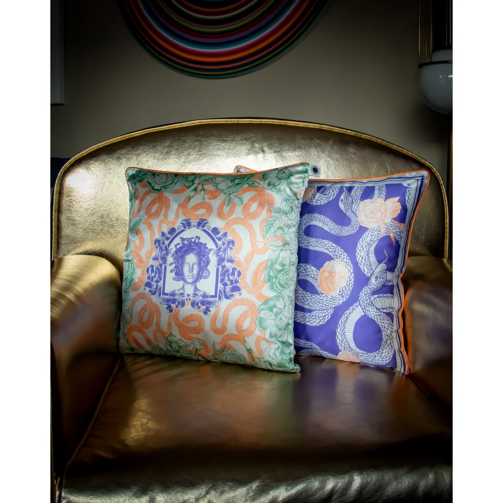 Gorgo Iruka - Goose Feather Decorative Cushion