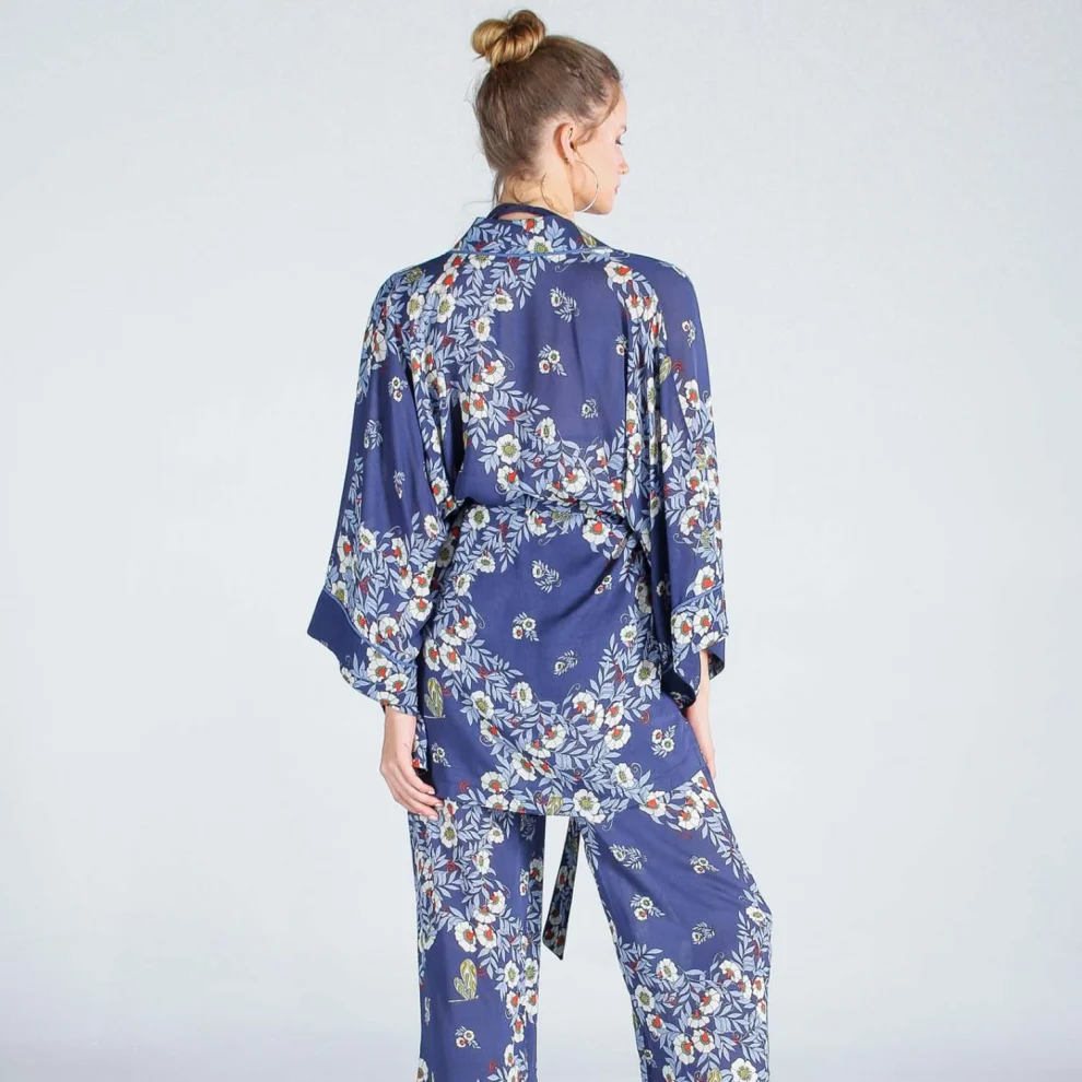 The Beach - Joy Flower Indigo Short Kimono