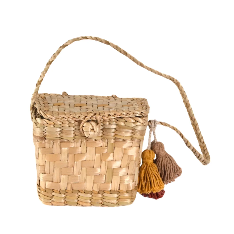 cooperative-studio-small-wicker-bag-hipicon