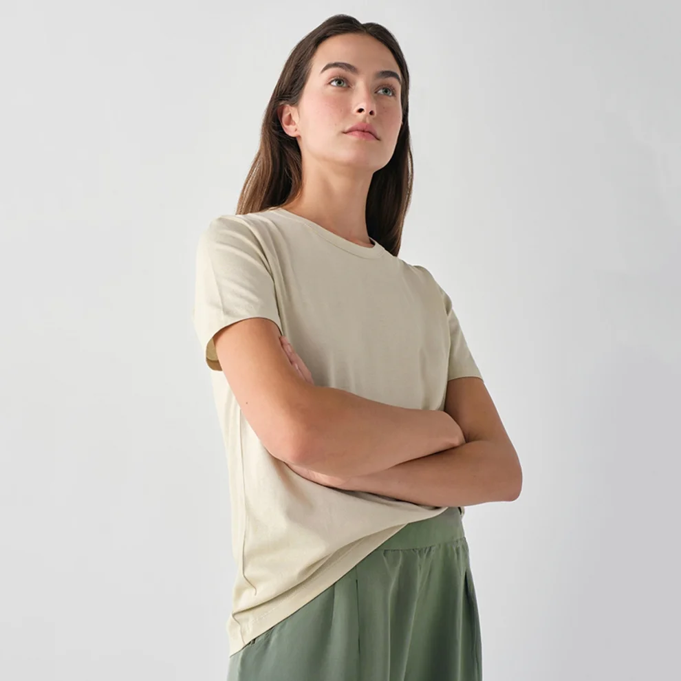 Night And Mild	 - Zero Neck Wide Cut T-shirt