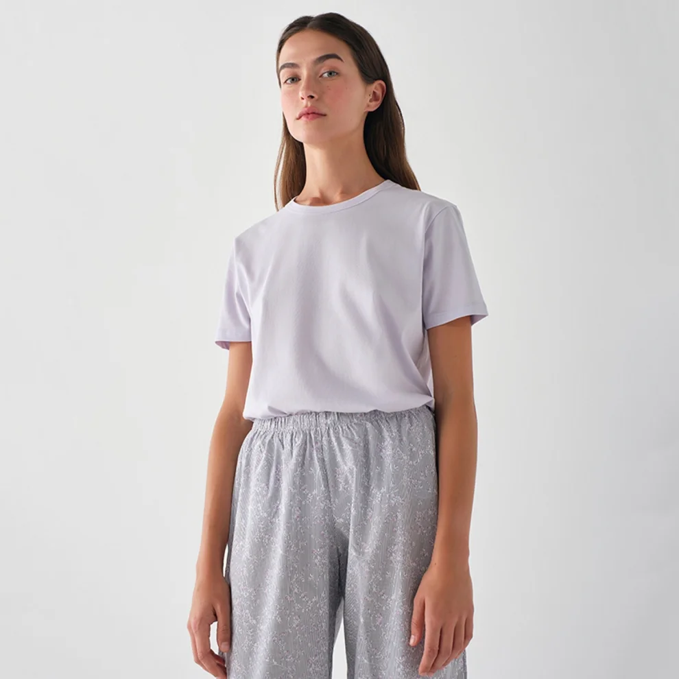 Night And Mild	 - Zero Neck Wide Cut T-shirt