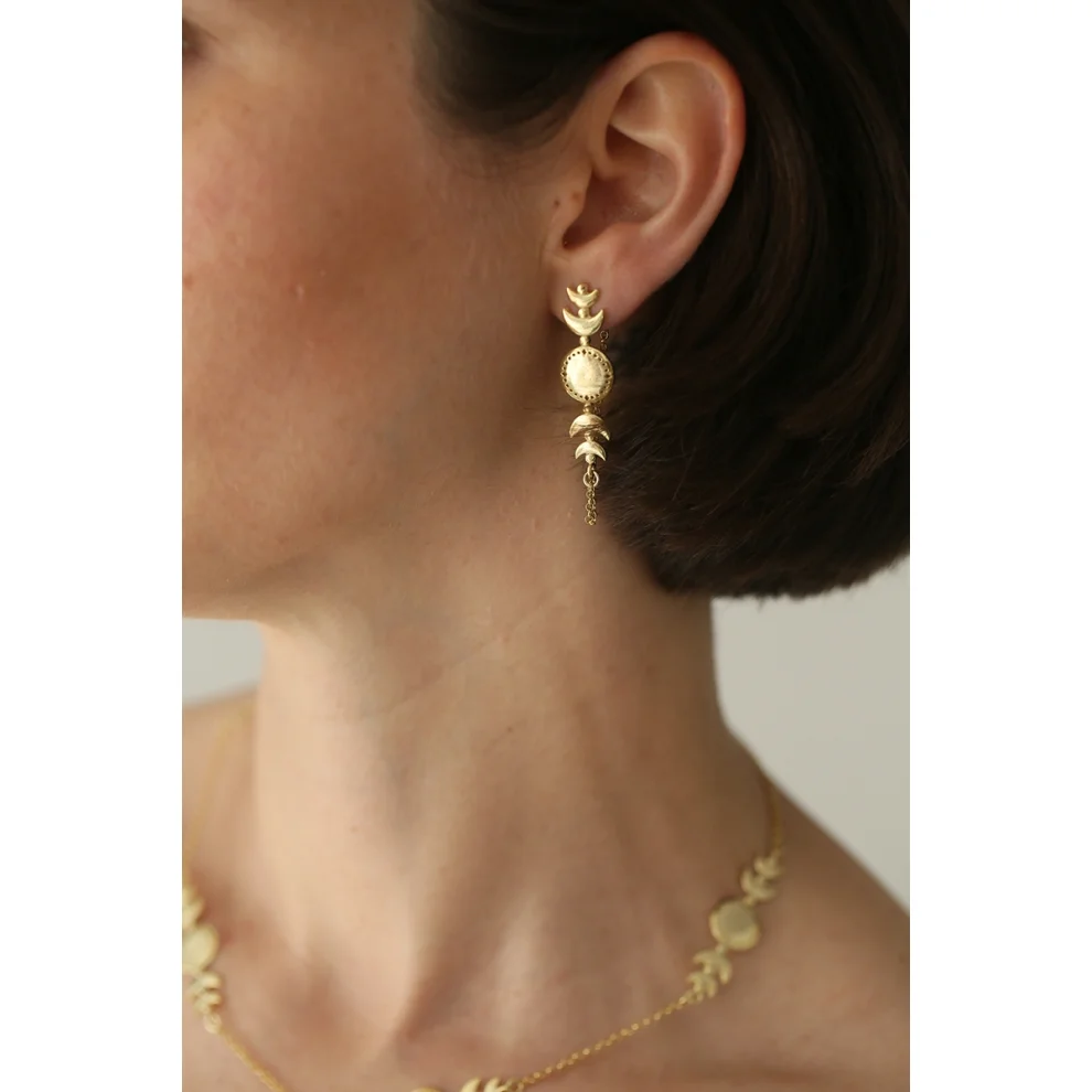 Dila Özoflu Jewelry - Isabella Chain Earrings