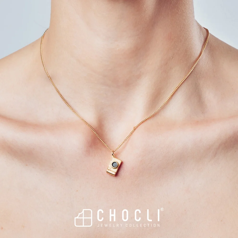 Chocli - Camera Necklace