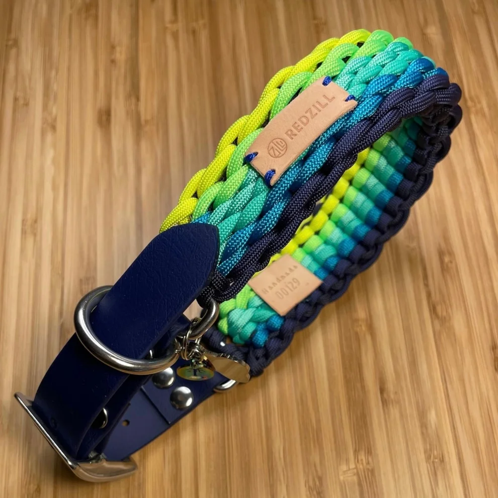 Redzill - Atlantis Paracord Dog Collar