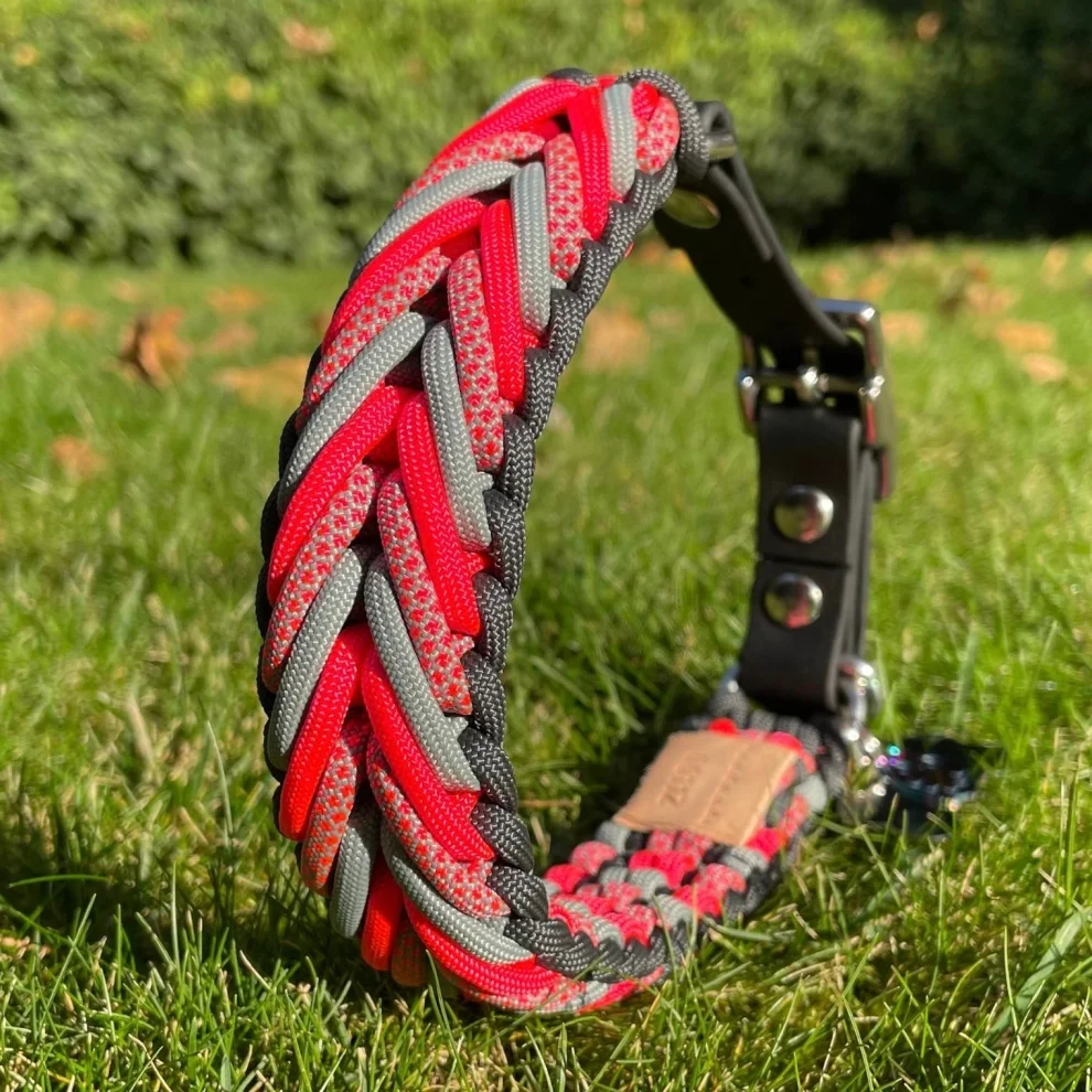 Redzill - Flamingo Paracord Dog Collar