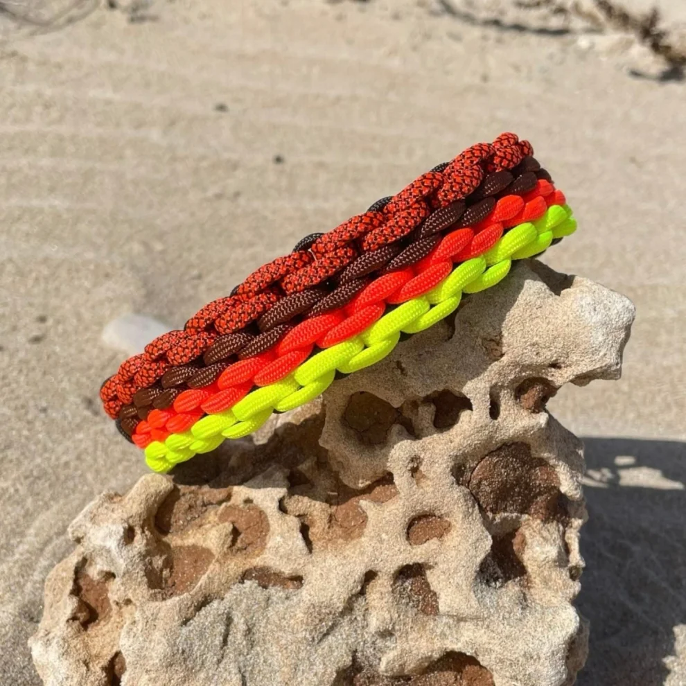 Redzill - Neon Fire Paracord Dog Collar