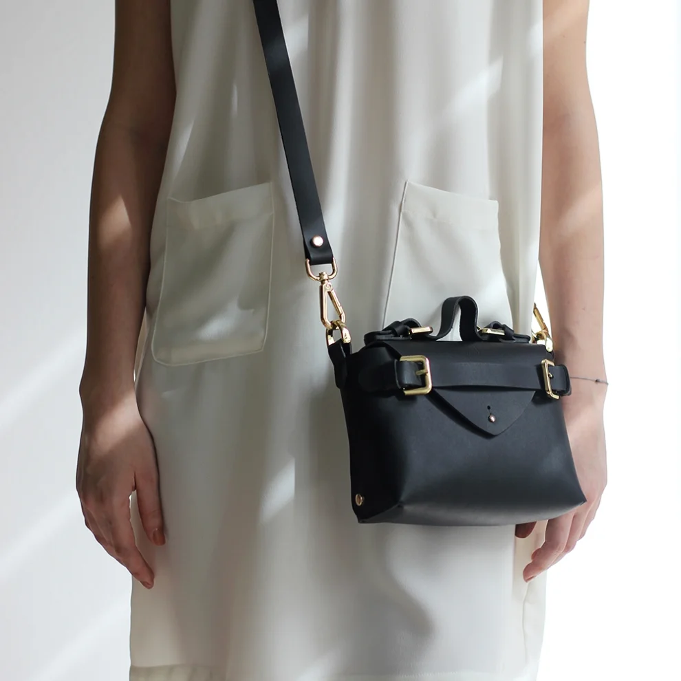 Ki Studio Co - Shell Mini Handbag